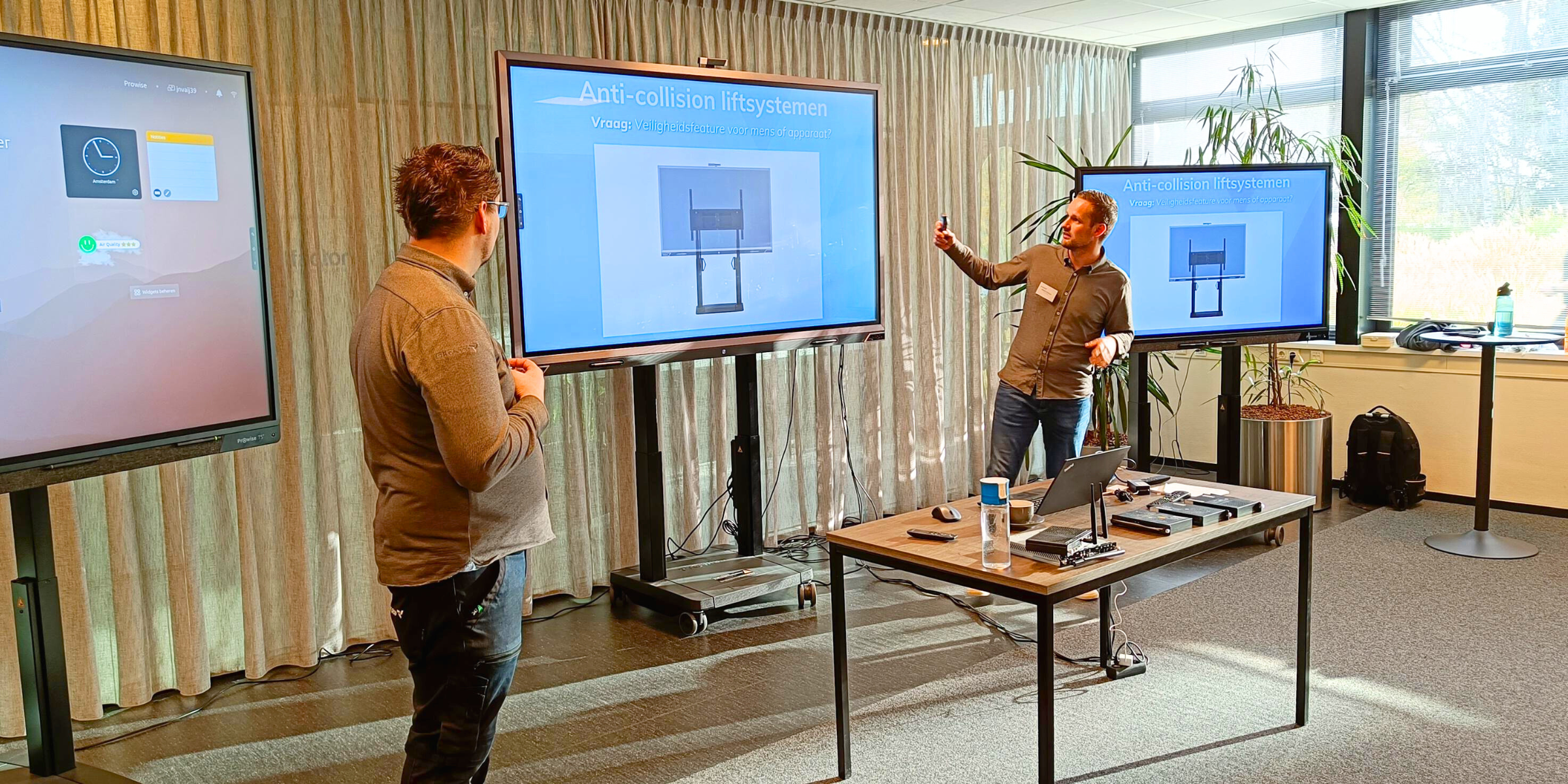 Technische Training Touchscreens PTH Groep